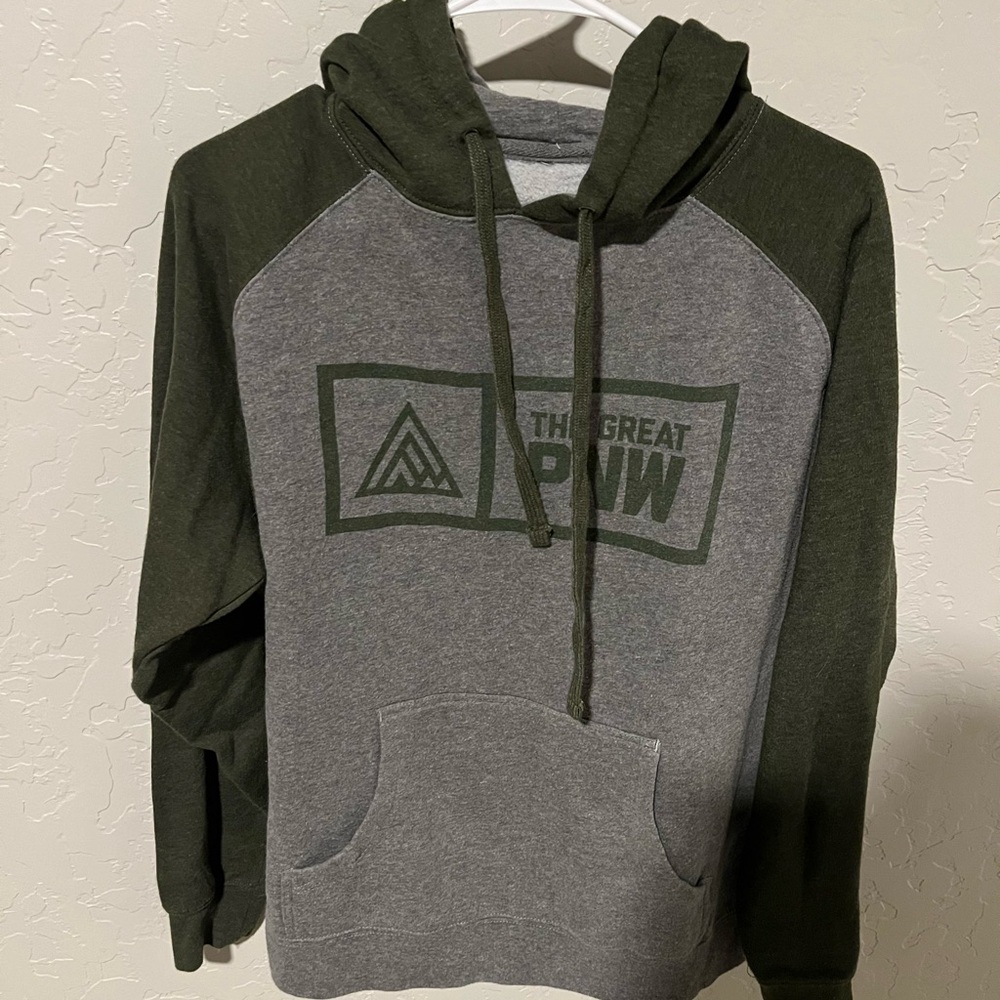 PNW pullover hoodie